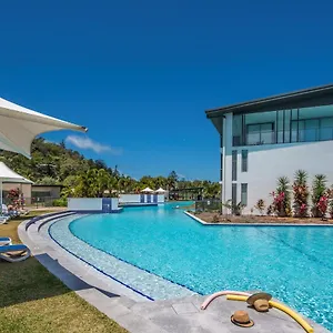 Absolute Waterfront Magnetic Island Apartment Nelly Bay